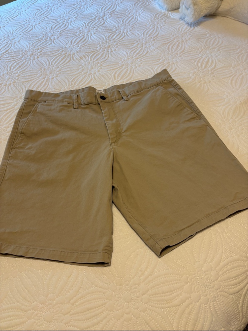 GAP Men's Flat Front Chino Shorts - Tan